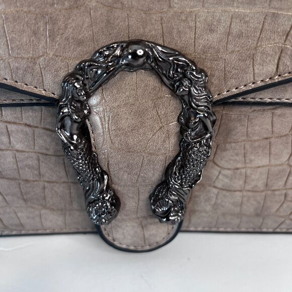 Faux Crocodile Horseshoe Front Buckle--Metal Sirens Chain Crossbody Strap Purse - Picture 8 of 11